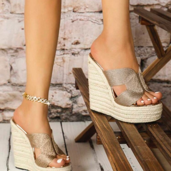 COPY - Nib gold wedge heels - Picture 5 of 9